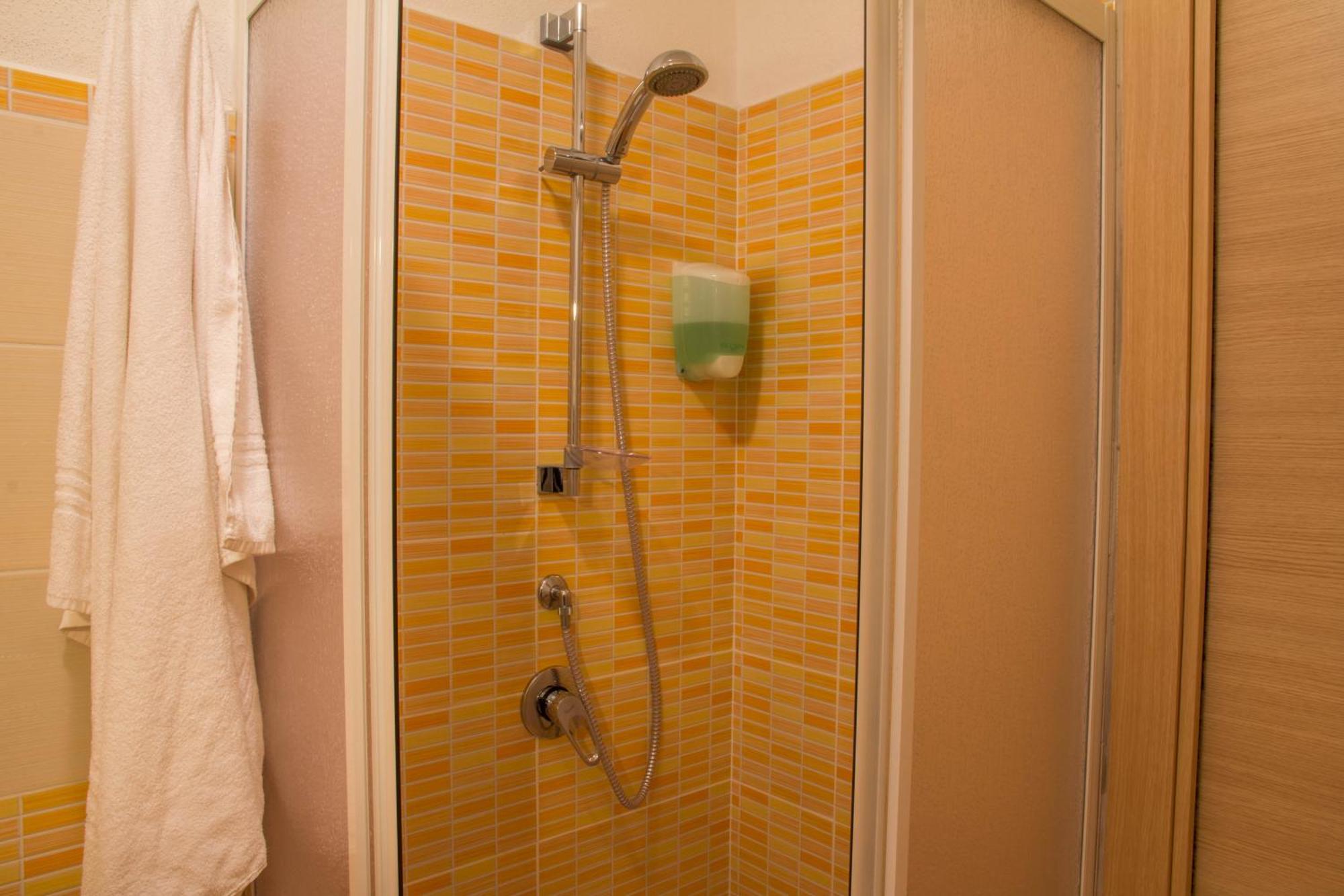 Gf Apartments La Vigna باديسي المظهر الخارجي الصورة